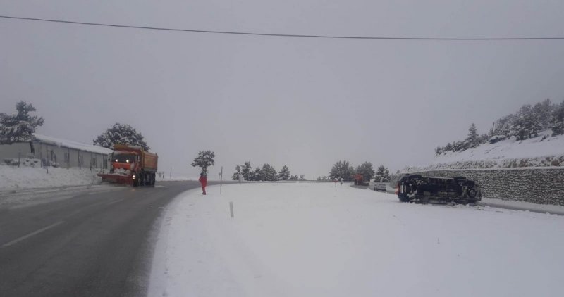 Mut'ta İşçi Servisi Devrildi: 4 Yaralı