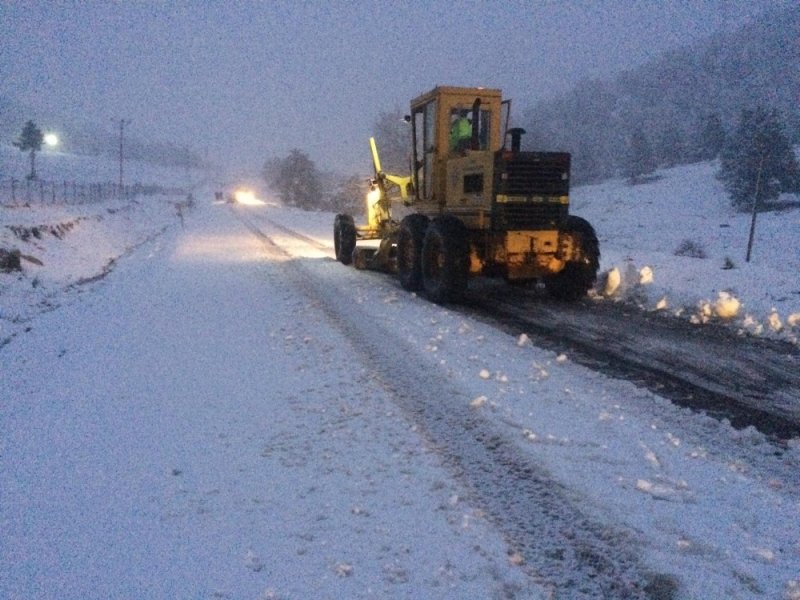 Karda Kalan İşçiler Uzun ve Zorlu Bir Yolculukla Evlerine Ulaştılar