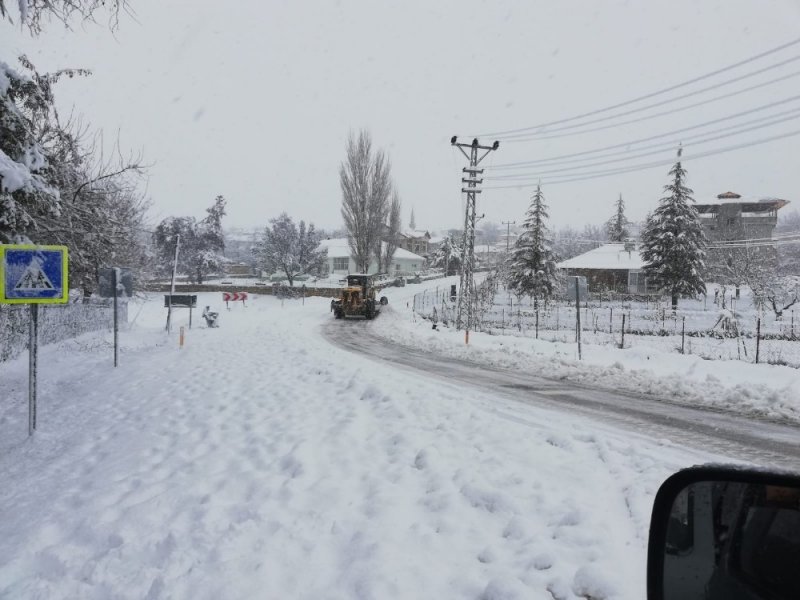Karda Kalan İşçiler Uzun ve Zorlu Bir Yolculukla Evlerine Ulaştılar