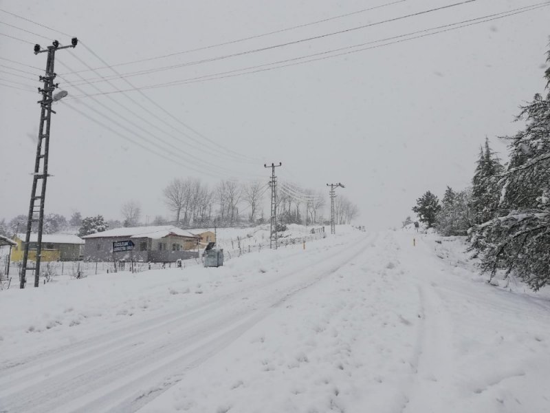 Karda Kalan İşçiler Uzun ve Zorlu Bir Yolculukla Evlerine Ulaştılar
