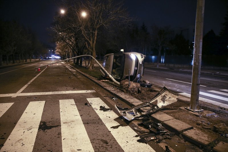 Başkentte Trafik Kazaları: 1 Ölü, 1 Yaralı