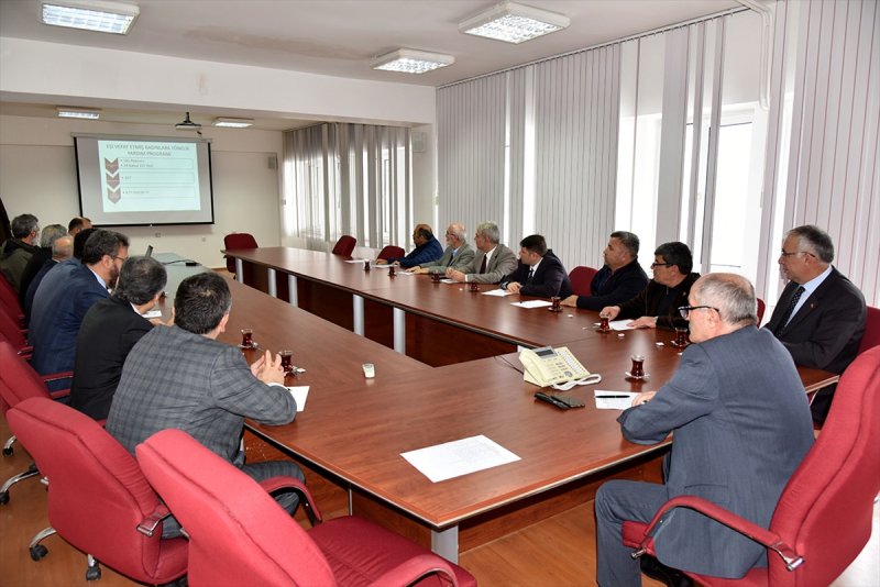 Karaman Sosyal Yardımlaşma Ve Dayanışma Vakfı Mütevelli Heyeti Toplantısı Yapıldı