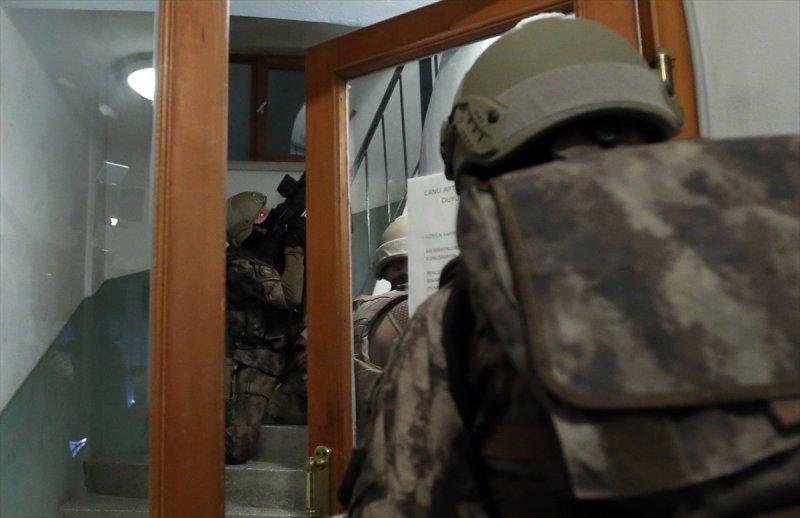 Ankara'da Yabancı Uyruklu Sokak Satıcılarına Operasyon