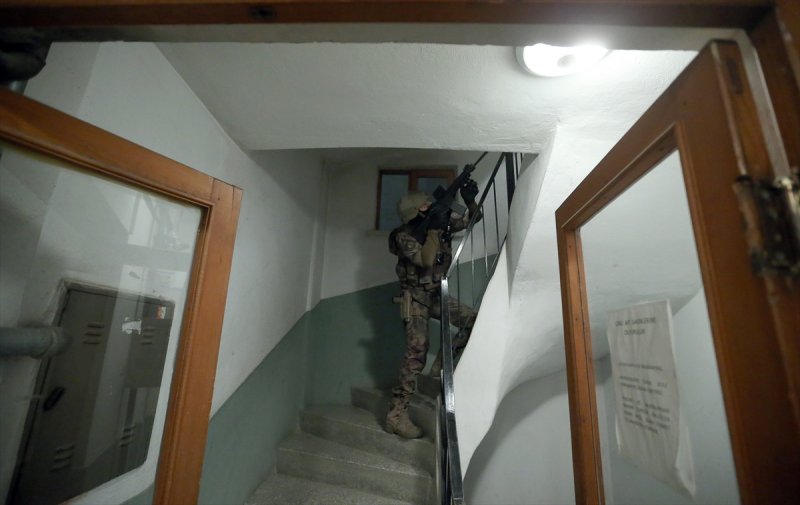 Ankara'da Yabancı Uyruklu Sokak Satıcılarına Operasyon