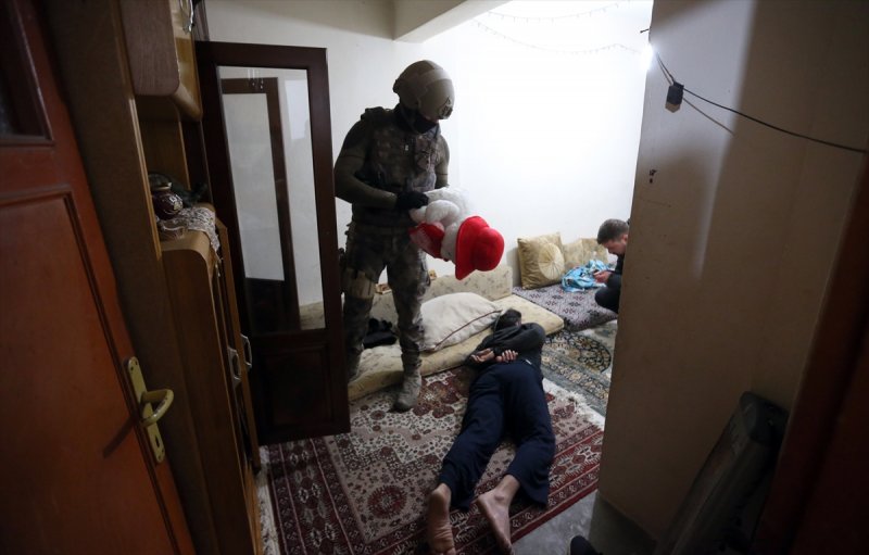 Ankara'da Yabancı Uyruklu Sokak Satıcılarına Operasyon