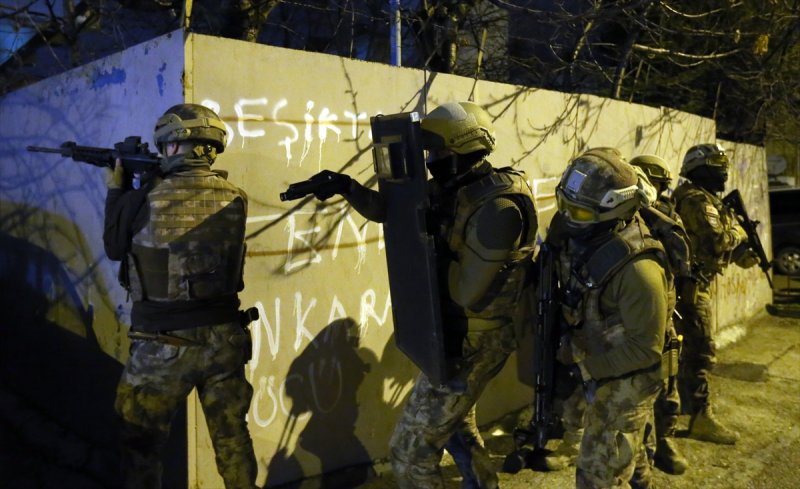 Ankara'da Yabancı Uyruklu Sokak Satıcılarına Operasyon