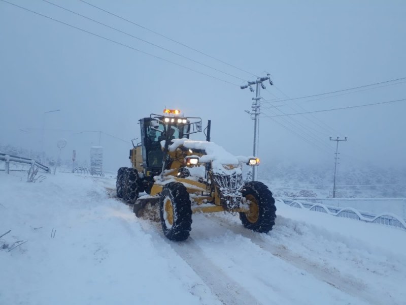 Taşeli Bölgesinde Yoğun Kar Yağışı Hayatı Olumsuz Etkiliyor