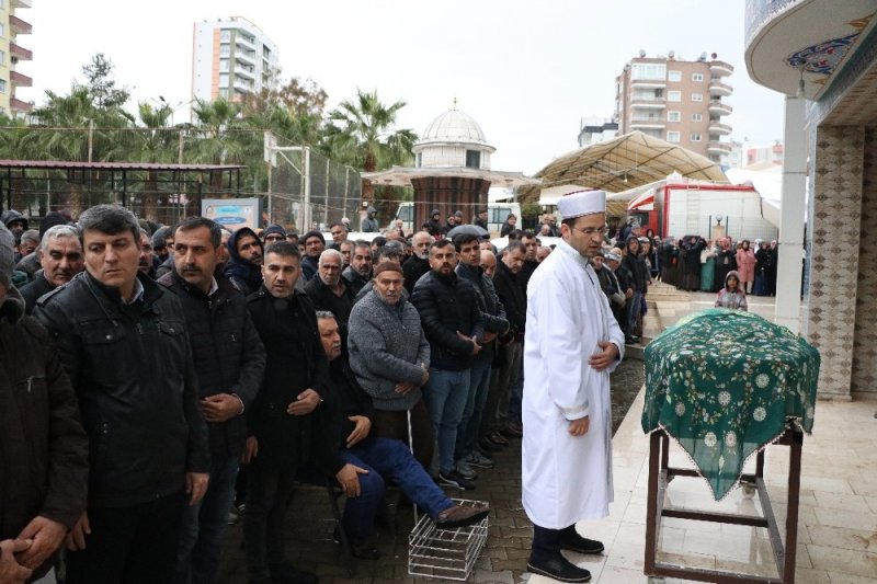 Eşi Tarafından Öldürülen Üniversite Öğrencisi Kadın Son Yolculuğuna Uğurlandı