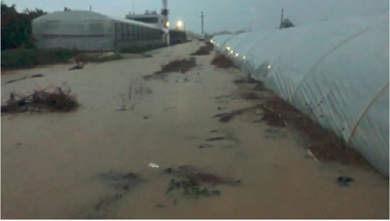 Antalya’da Etkili Yağış Su Baskınlarına Neden Oldu