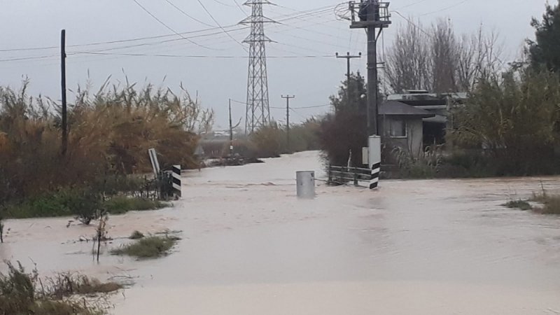 Antalya’da Etkili Yağış Su Baskınlarına Neden Oldu
