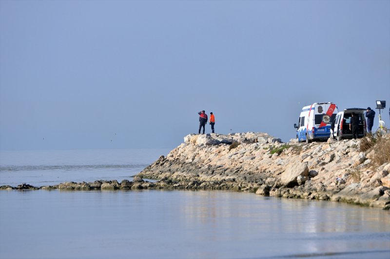 Mersin'de Denizde Kaybolan İki Bekçiyi Arama Çalışmaları Sürüyor