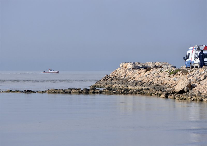 Mersin'de Denizde Kaybolan İki Bekçiyi Arama Çalışmaları Sürüyor