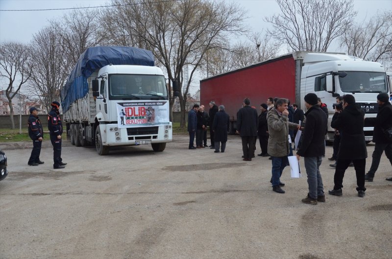 Karaman'dan İdlib'e Bir Tır İnsani Yardım Malzemesi Gönderildi