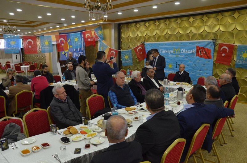 İyi Parti İl Başkanı Hatipoğlu Yeni Yönetimi Tanıttı