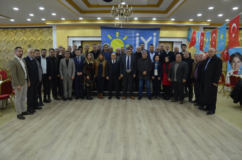 İyi Parti İl Başkanı Hatipoğlu Yeni Yönetimi Tanıttı