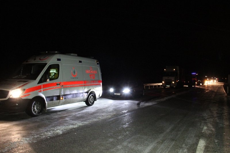 Karaman-Konya Yolunda Buzlanma ile Kaza Geldi