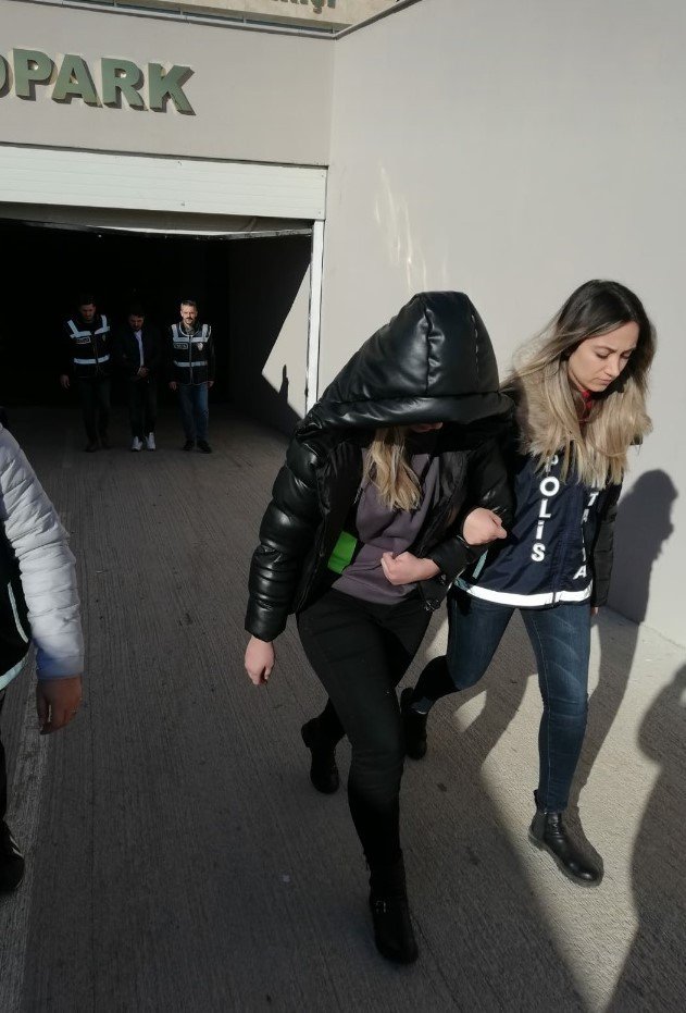 Sahte İstihbaratçı, Doktoru 77 Bin TL Dolandırdı