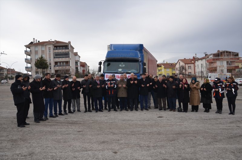 Ak Parti Karaman İl Başkanlığından Elazığ'a Yardım Tırı Gönderildi