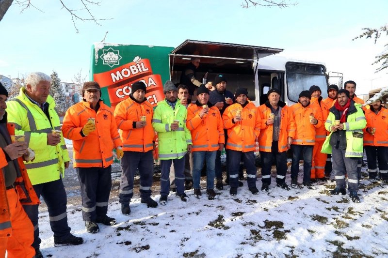 Aksaray'da Soğuk Çalışmaya Sıcak Çorba