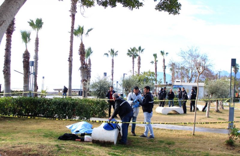 Konyaaltı Sahilinde Şüpheli Ölüm