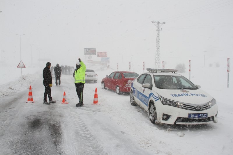 Kayseri'de Karla Mücadele Can Aldı