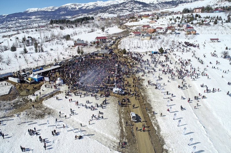 Mersin'de Arslanköy Yaylası'nda Renkli Görüntüler