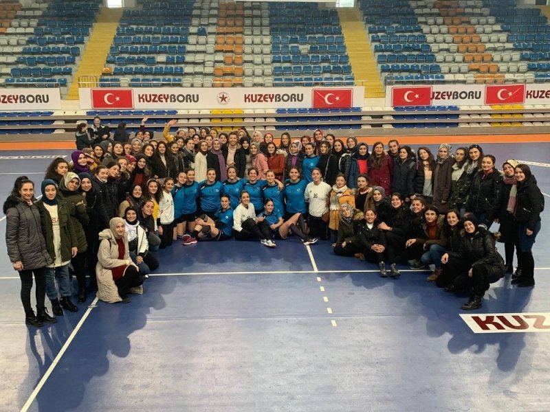 Aksaraylı Kızlar Hentbolda  Türkiye Şampiyonu Oldu