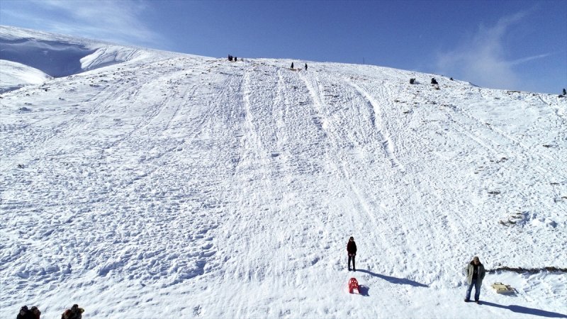 Aladağ, Kayak Tutkunlarını Ağırlamak İçin Tesisleşmeyi Bekliyor
