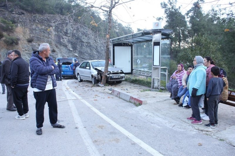 Antalya'da Gündeme Gelen Kavşakta Yine Bir Kaza Yaşandı