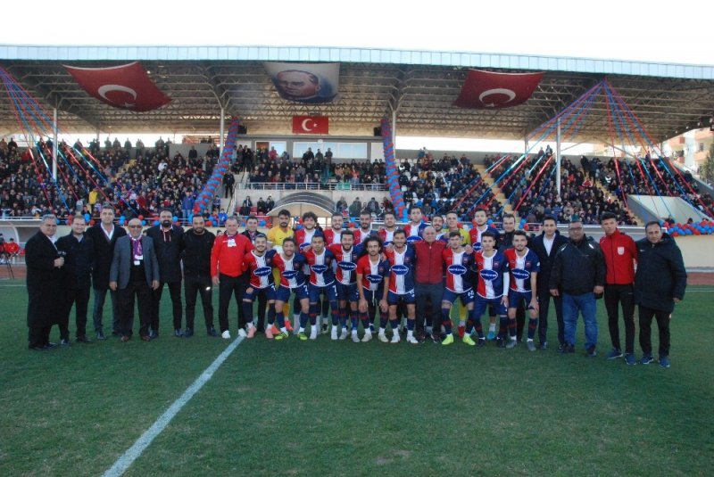 Mut'u Yenen Silifke Belediyespor Yeniden Bal’da