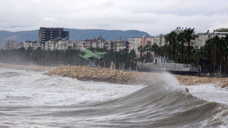 Doğu Akdeniz’de Fırtına Uyarısı