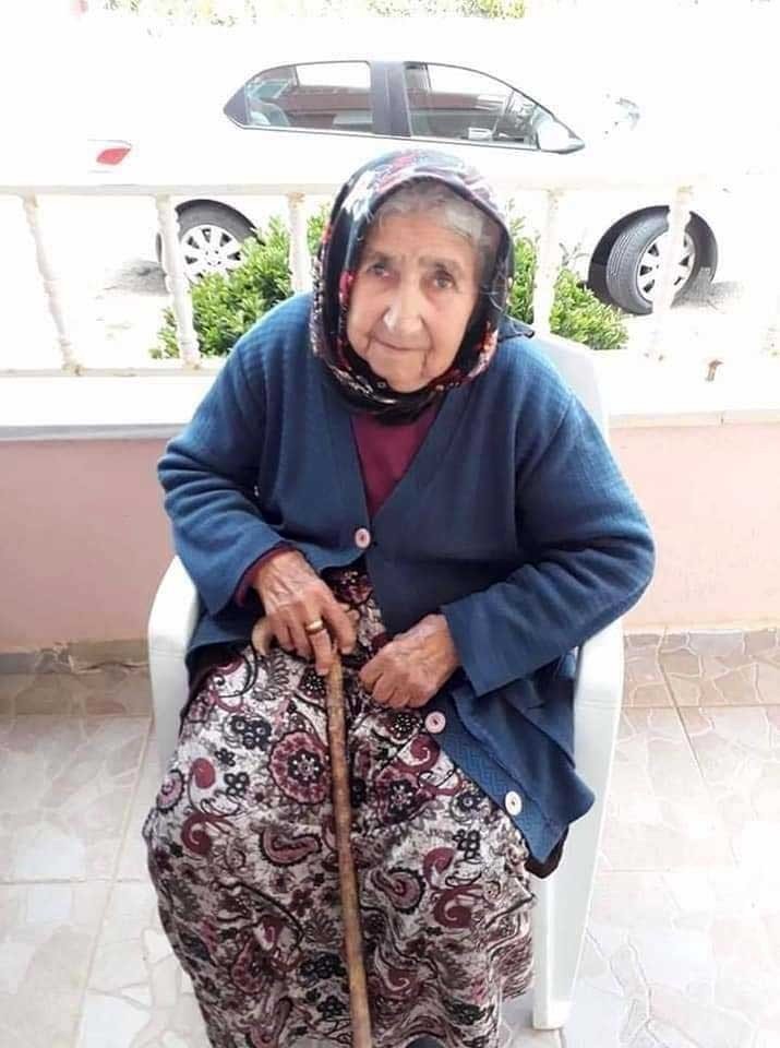 Yangında Dumandan Etkilenen Yaşlı Kadın Hayatını Kaybetti