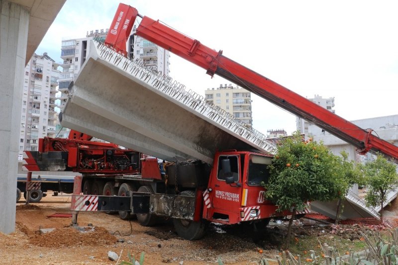 40 Tonluk Beton Kirişi Taşıyan Vincin Bomu Kırıldı