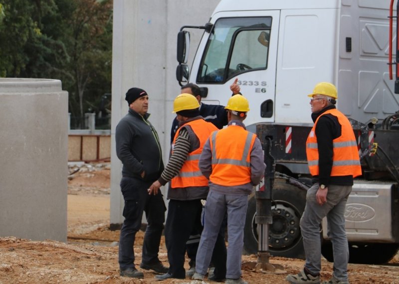 40 Tonluk Beton Kirişi Taşıyan Vincin Bomu Kırıldı