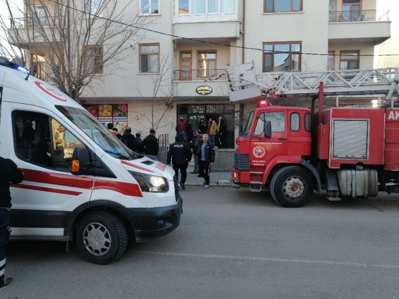 Yangında Çocuklarını Evde Sanan Annenin Feryadı Yürekleri Dağladı