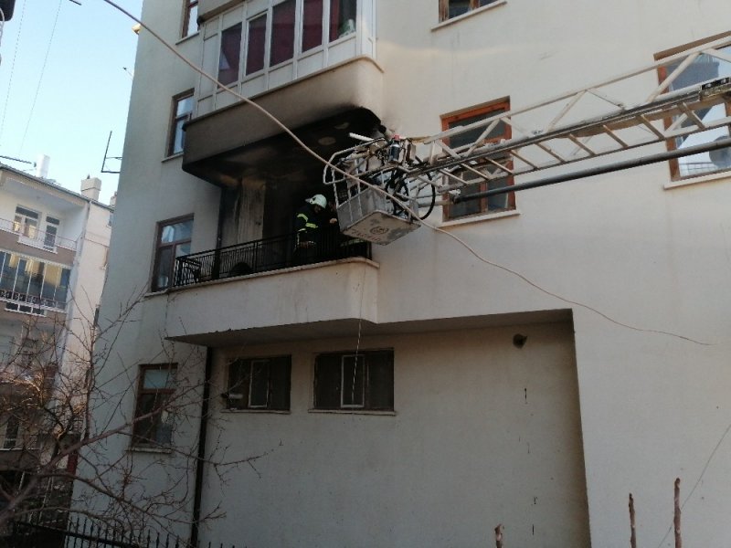 Yangında Çocuklarını Evde Sanan Annenin Feryadı Yürekleri Dağladı