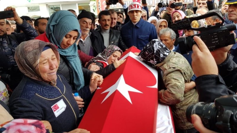 Şehit Özgür Çelik’in Kız Kardeşi: 