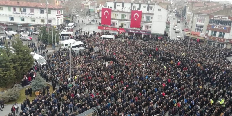 Şehit Özgür Çelik’in Kız Kardeşi: 