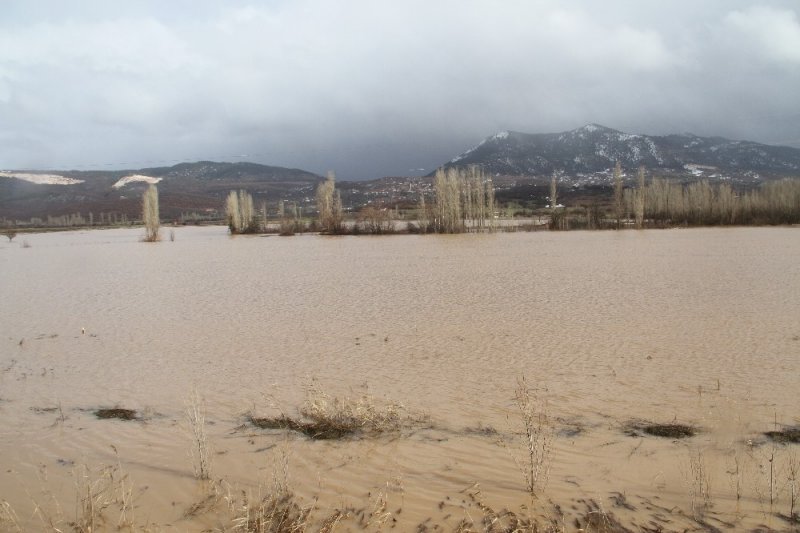 Konya’da Etkili Olan Yağış Nedeniyle Ekili Alanlar Su Altında Kaldı