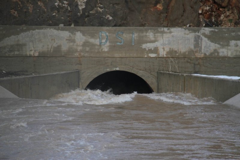 Konya’da Etkili Olan Yağış Nedeniyle Ekili Alanlar Su Altında Kaldı