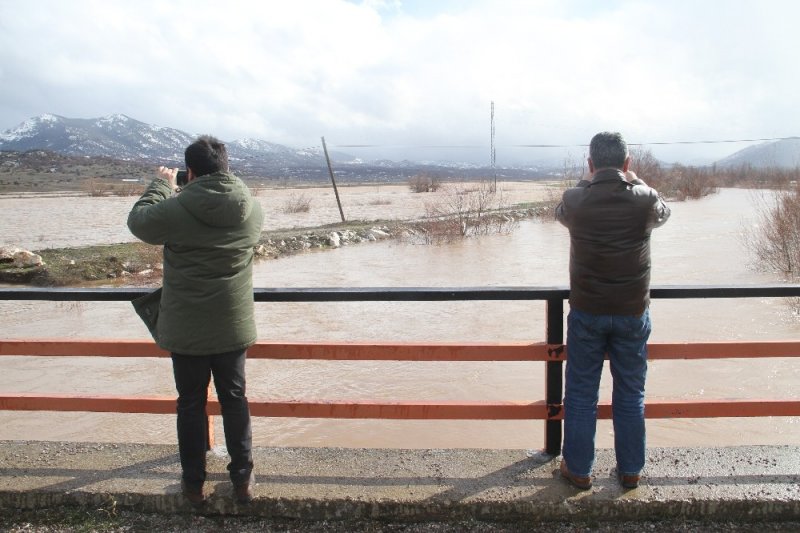 Konya’da Etkili Olan Yağış Nedeniyle Ekili Alanlar Su Altında Kaldı