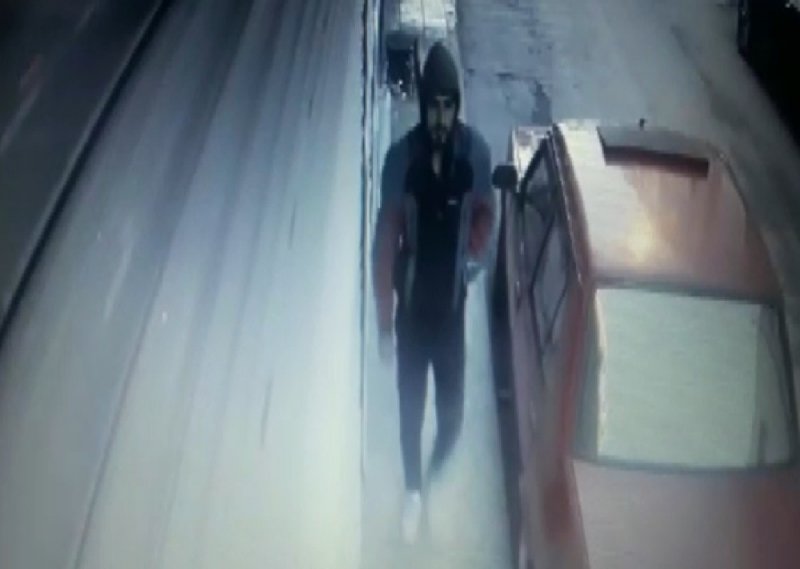 Konya'da Elektrikli Motosikletin Çalınma Anı Güvenlik Kamerasında