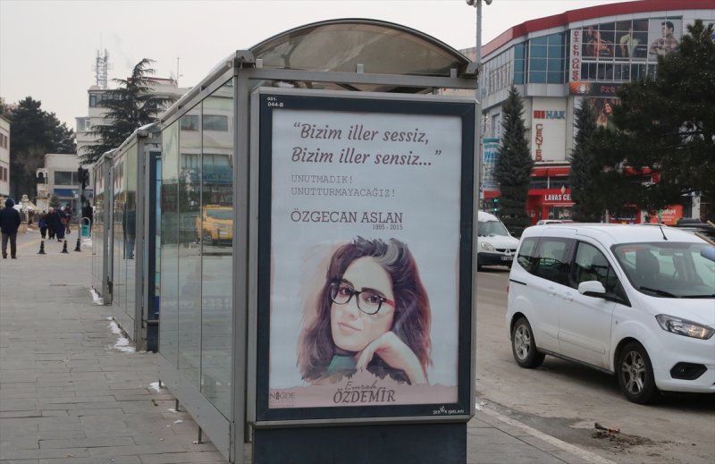 Niğde Belediyesi'nden  Özgecan Aslan'lı Billboard