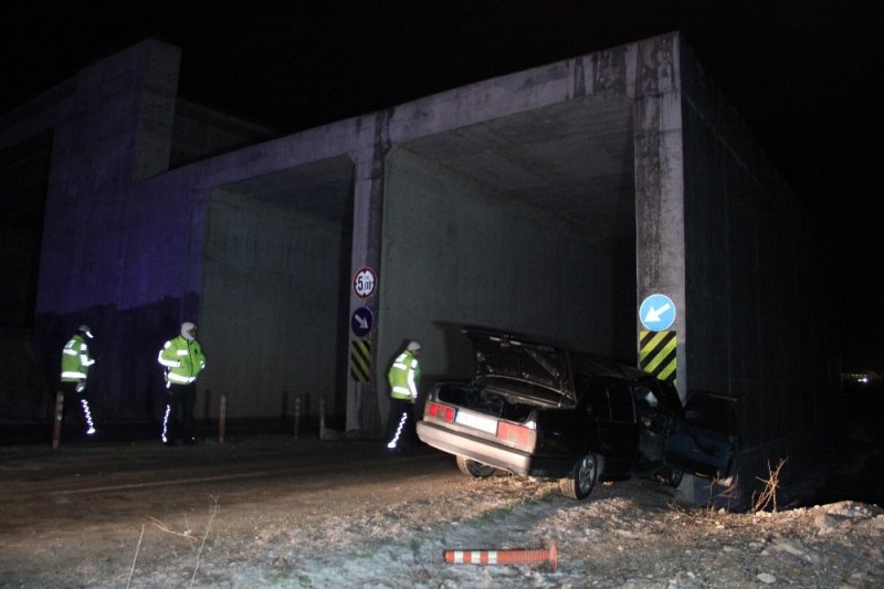 Karaman'da Feci Kazada Karı Koca Ölümden Döndü