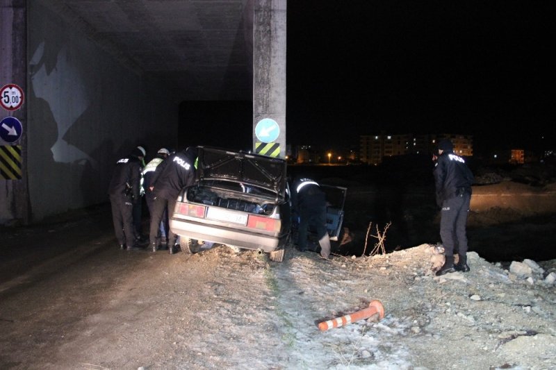 Karaman'da Feci Kazada Karı Koca Ölümden Döndü