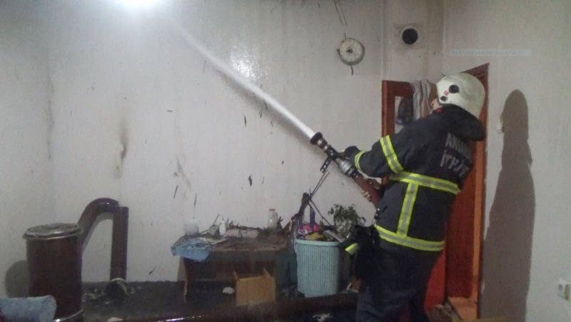 Sobadan Sıçrayan Kıvılcım Evin Hasır Tavanını Tutuşturdu