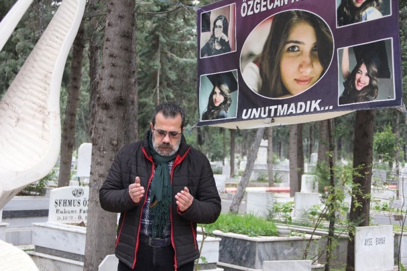 Özgecan’ın Ailesinin Feryadı: “Her Gün Ağlıyoruz. Hepimiz Ölüyüz”