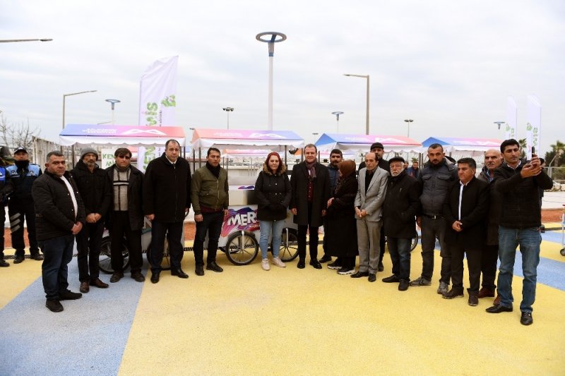 Kültür Parkta 25 Seyyar Satıcıya Araç Verildi