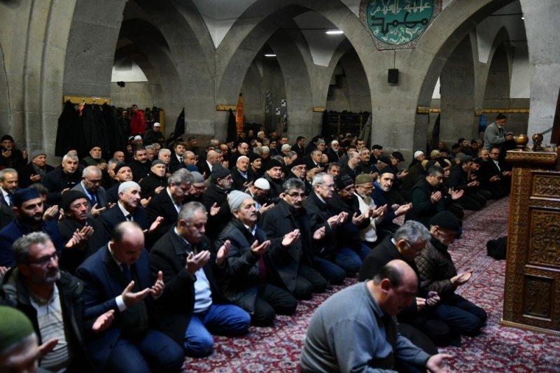 Şehitler Ve Depremzedeler İçin Hatim Duası Yapılarak Kurbanlar Kesildi