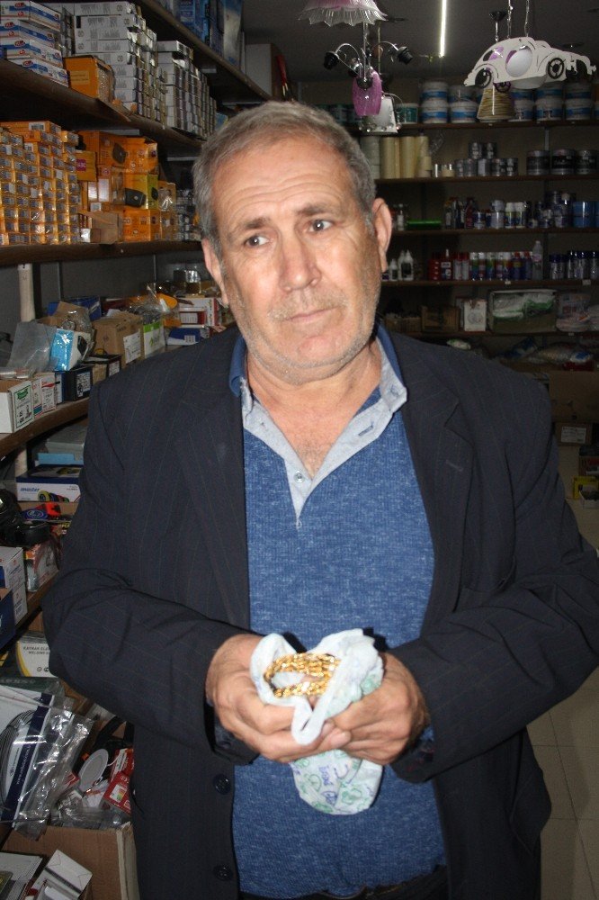 İnsanlık Dersi Gerçek, Bilezik Sahte